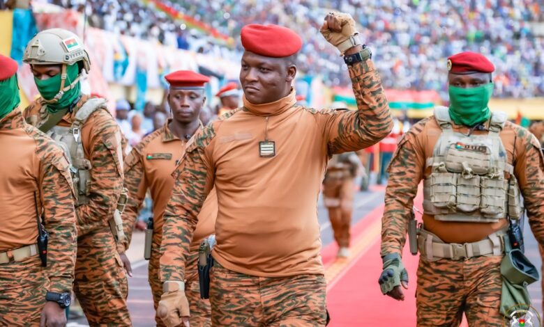 « Ensemble, nous triompherons » : le capitaine Traoré galvanise ses soutiens panafricanistes